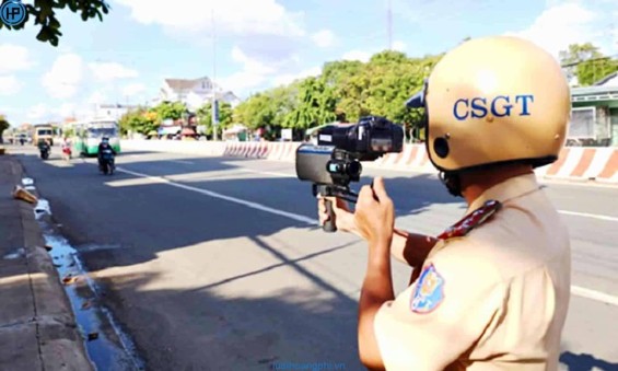 Điều khiển xe chạy quá tốc độ quy định từ 10 km/h đến 20 km/h bị phạt nguội bao nhiêu